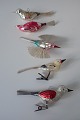 Julepynt - håndmalede glasfugle med glashårshaler fra 1930-erne/40-erne - sælges individuelt.Gåsen en den dobbeltvingede fugl er solgt.